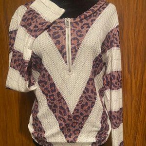 Leopard/Cheetah Animal Print Beige Long Sleeve Zip Shirt XL
